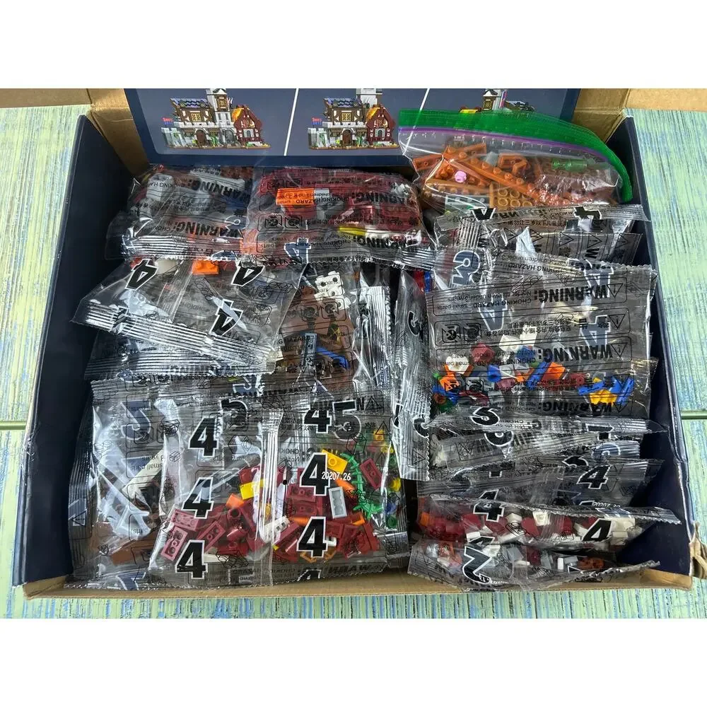 XMORK Medieval Castle Town Modular Blocks Set Standard ABS Lego Compatible